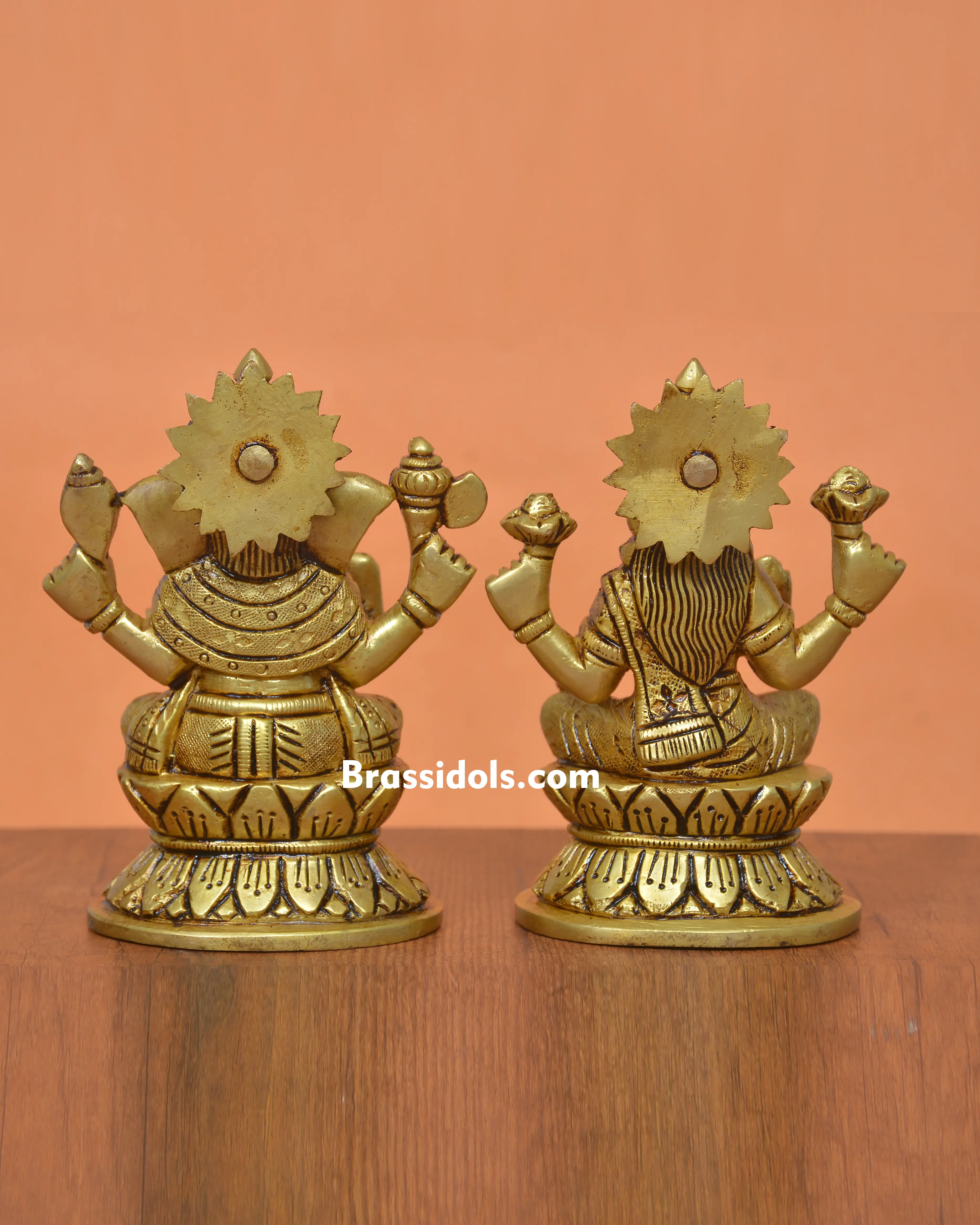 Oval Base Lakshmi Ganesh Idol - 2.00 kg - image 2